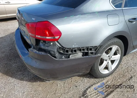 2015 Volkswagen Passat 1.8T Limited Edition из США, поврежденный, VIN 1VWAT7A39FC103015